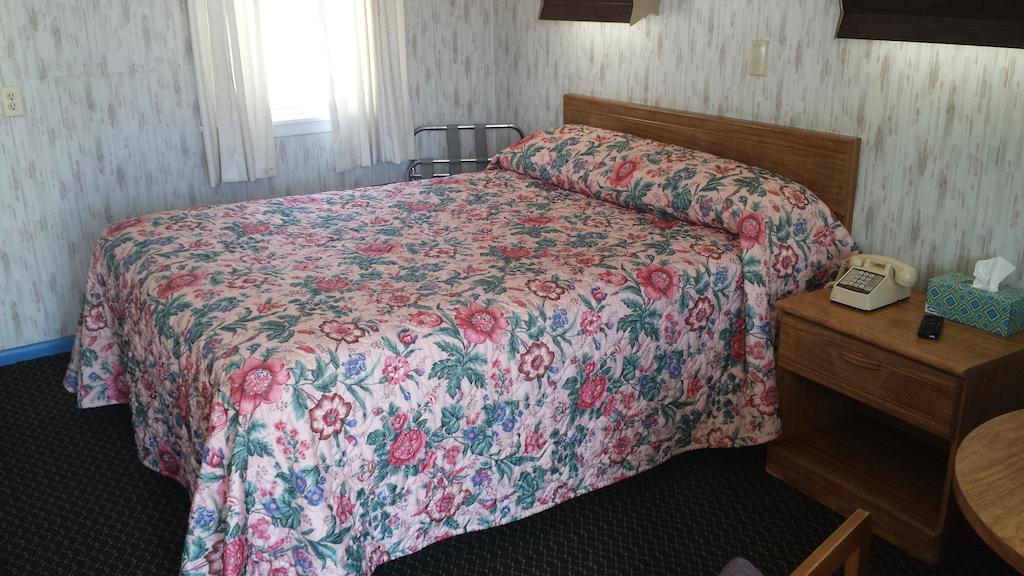 Sunset Inn Lee Room photo